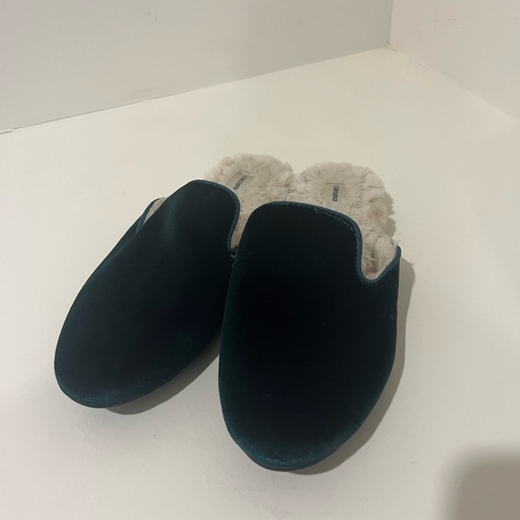 Birdies - The Phoebe - Emerald Faux Fur Slippers - Picture 7 of 11